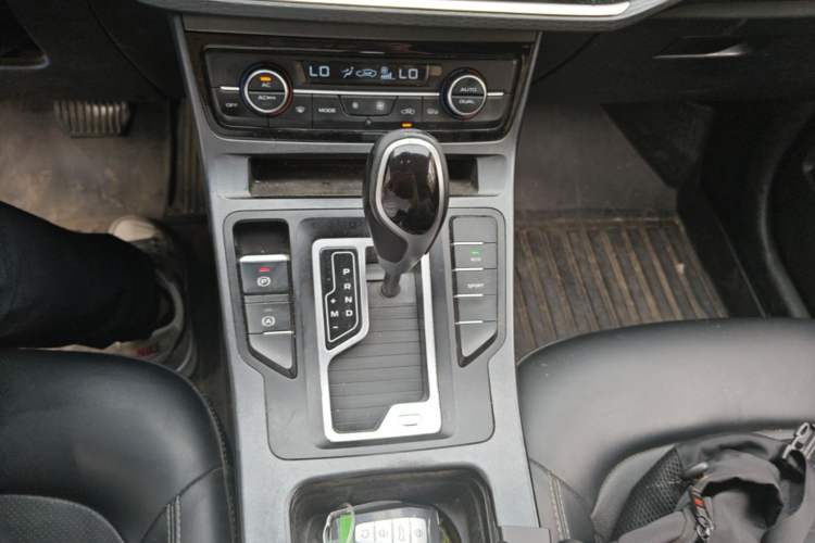 Used Geely Auto Emgrand GL 2021 UP 1.4T CVT Leading Edition Gear Lever