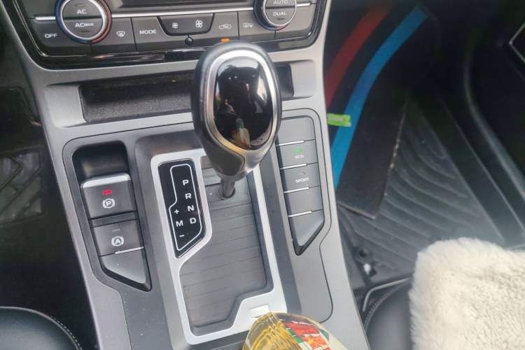 Used Geely Auto Emgrand GL 2021 UP 1.4T CVT Leading Edition Gear Lever