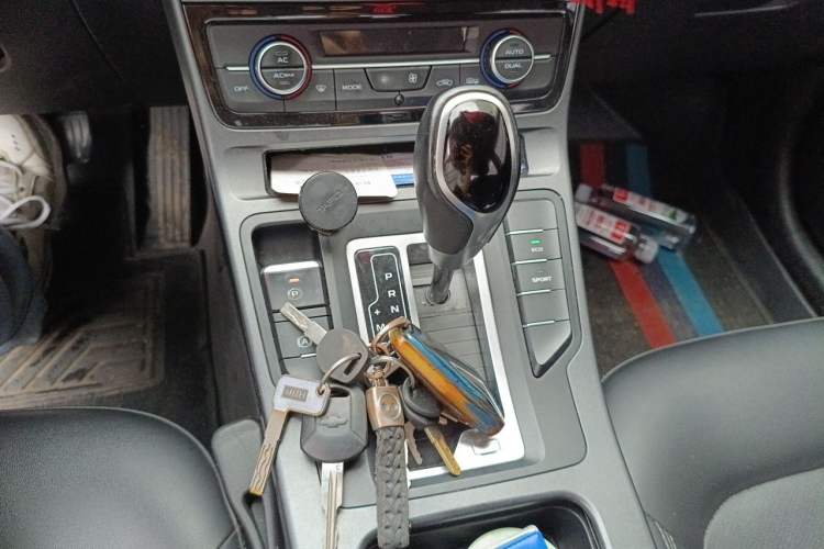 Used Geely Auto Emgrand GL 2021 UP 1.4T CVT Leading Edition Gear Lever