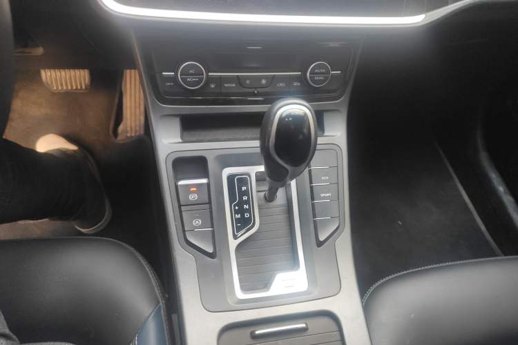 Used Geely Auto Emgrand GL 2021 UP 1.4T CVT Luxury Edition Gear Lever