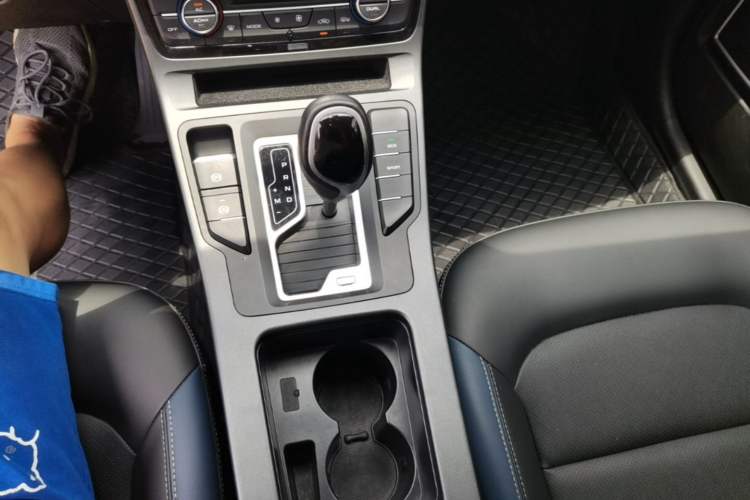 Used Geely Auto Emgrand GL 2021 UP 1.4T CVT Luxury Edition Gear Lever