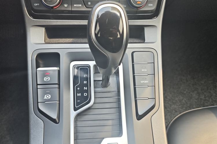 Used Geely Auto Emgrand GL 2021 UP 1.4T CVT Flagship Model Gear Lever