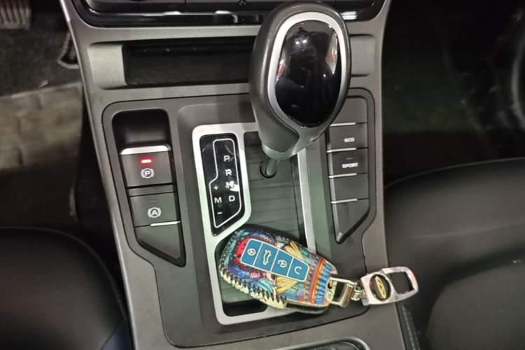 Used Geely Auto Emgrand GL 2021 UP 1.4T CVT Luxury Edition Gear Lever
