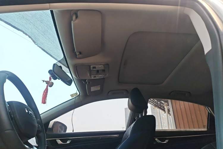Used Geely Auto Emgrand GL 2021 UP 1.4T CVT Luxury Edition Headliner
