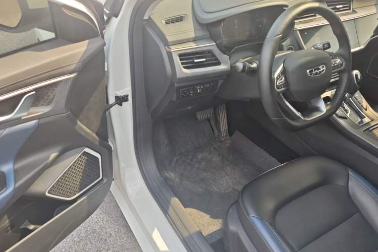 Used Geely Auto Emgrand GL 2021 UP 1.4T CVT Flagship Model Interior 10