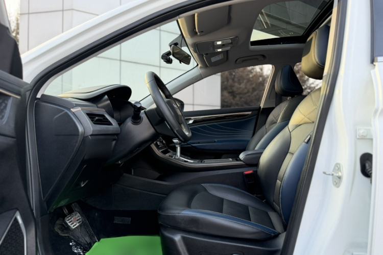 Used Geely Auto Emgrand GL 2021 UP 1.4T CVT Flagship Model Interior 2