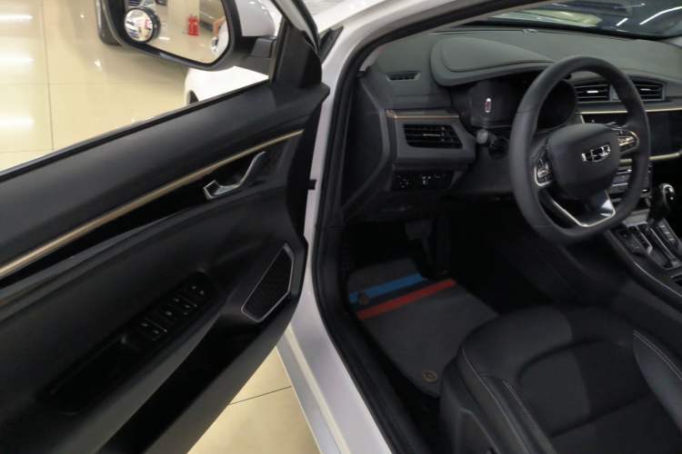 Used Geely Auto Emgrand GL 2021 UP 1.4T CVT Leading Edition Interior 2