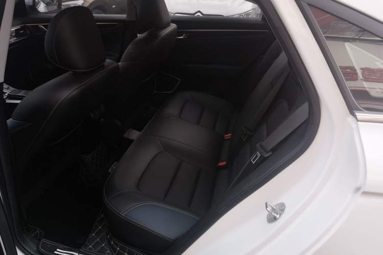 Used Geely Auto Emgrand GL 2021 UP 1.4T CVT Luxury Edition Interior 2