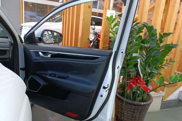 Used Geely Auto Emgrand GL 2021 UP 1.4T CVT Leading Edition Interior 2