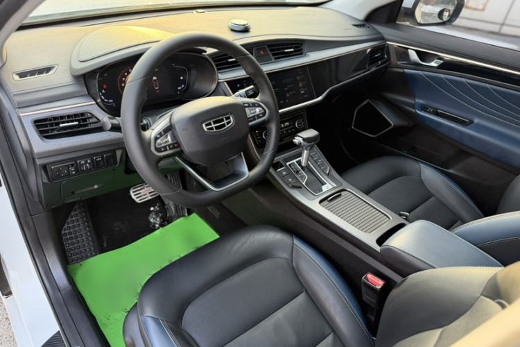 Used Geely Auto Emgrand GL 2021 UP 1.4T CVT Flagship Model Interior 3