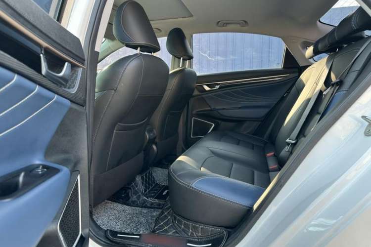 Used Geely Auto Emgrand GL 2021 UP 1.4T CVT Luxury Edition Interior 3