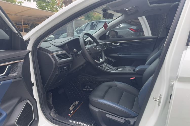 Used Geely Auto Emgrand GL 2021 UP 1.4T CVT Luxury Edition Interior 4
