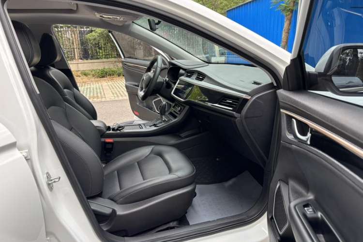 Used Geely Auto Emgrand GL 2021 UP 1.4T CVT Leading Edition Interior 4