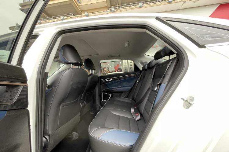 Used Geely Auto Emgrand GL 2021 UP 1.4T CVT Luxury Edition Interior 4