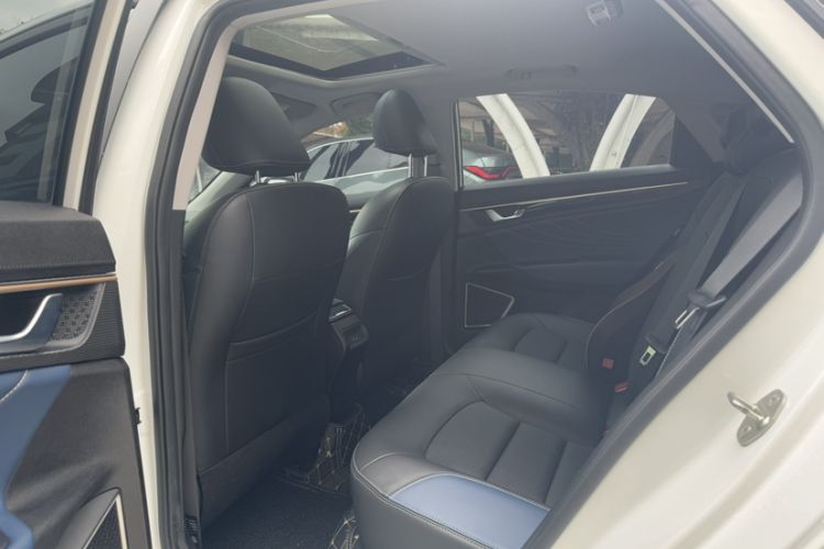Used Geely Auto Emgrand GL 2021 UP 1.4T CVT Luxury Edition Interior 5
