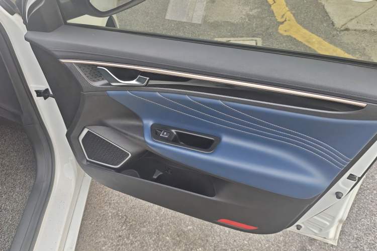 Used Geely Auto Emgrand GL 2021 UP 1.4T CVT Flagship Model Interior 5