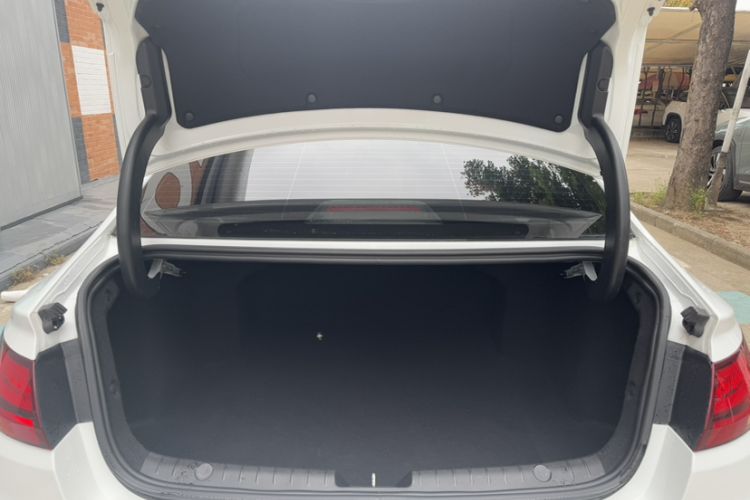Used Geely Auto Emgrand GL 2021 UP 1.4T CVT Luxury Edition Interior 6