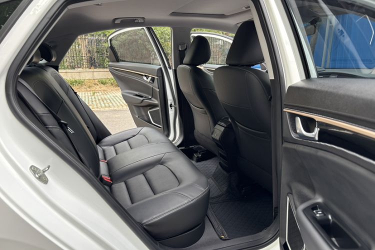 Used Geely Auto Emgrand GL 2021 UP 1.4T CVT Leading Edition Interior 6