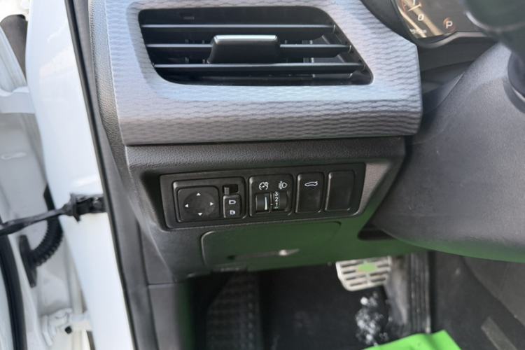 Used Geely Auto Emgrand GL 2021 UP 1.4T CVT Flagship Model Interior 7