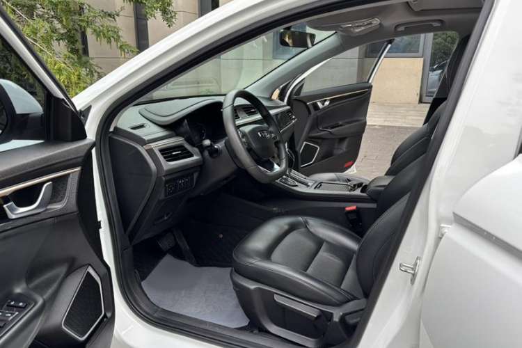 Used Geely Auto Emgrand GL 2021 UP 1.4T CVT Leading Edition Interior 7