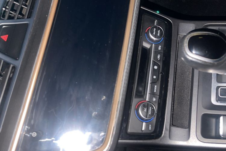 Used Geely Auto Emgrand GL 2021 UP 1.4T CVT Luxury Edition Interior 8