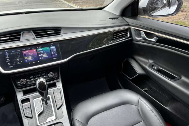 Used Geely Auto Emgrand GL 2021 UP 1.4T CVT Leading Edition Interior 9