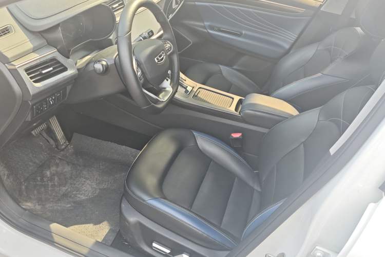 Used Geely Auto Emgrand GL 2021 UP 1.4T CVT Flagship Model Interior 9