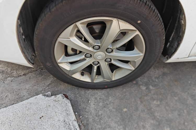Used Geely Auto Emgrand GL 2021 UP 1.4T CVT Leading Edition Left Front Wheel Hub