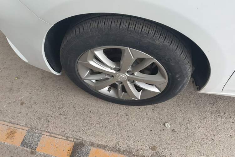 Used Geely Auto Emgrand GL 2021 UP 1.4T CVT Leading Edition Left Front Wheel Hub