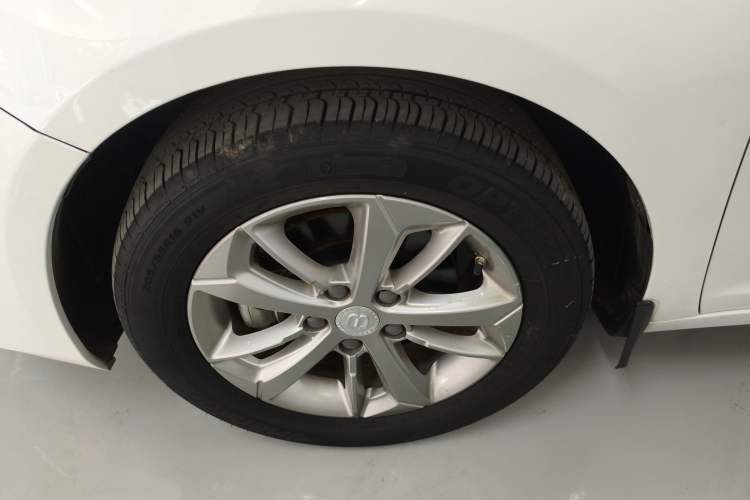 Used Geely Auto Emgrand GL 2021 UP 1.4T CVT Leading Edition Left Front Wheel Hub