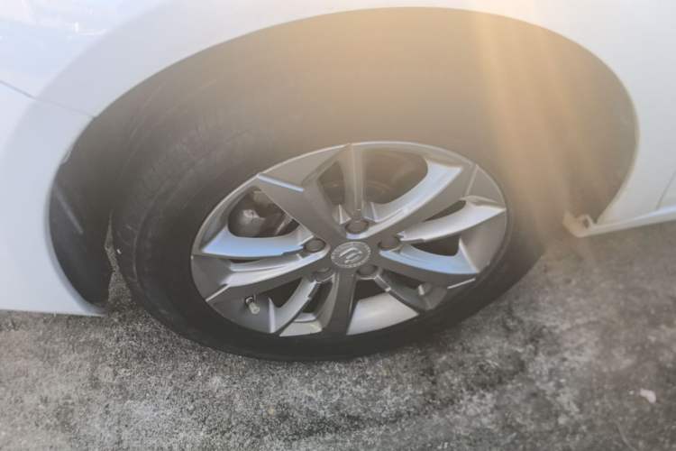 Used Geely Auto Emgrand GL 2021 UP 1.4T CVT Leading Edition Left Front Wheel Hub