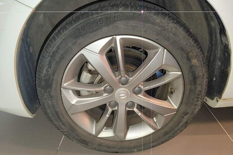 Used Geely Auto Emgrand GL 2021 UP 1.4T CVT Leading Edition Left Front Wheel Hub