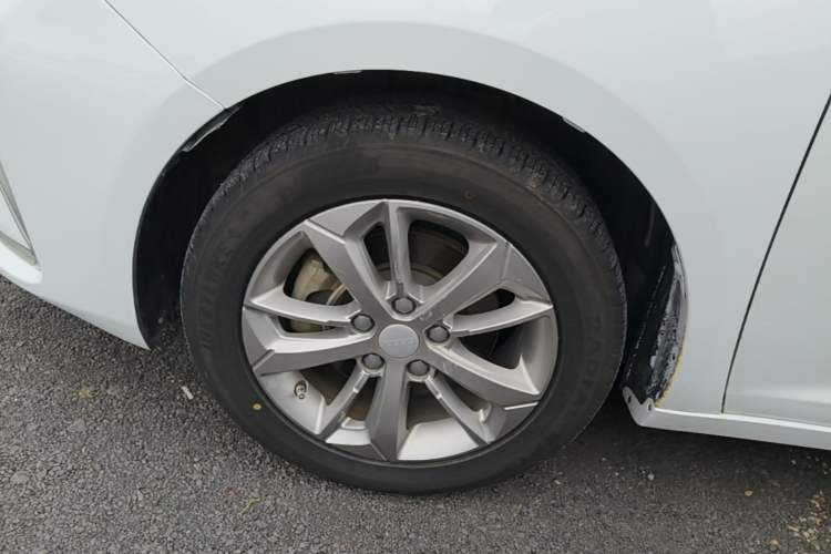 Used Geely Auto Emgrand GL 2021 UP 1.4T CVT Leading Edition Left Front Wheel Hub