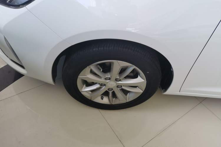 Used Geely Auto Emgrand GL 2021 UP 1.4T CVT Leading Edition Left Front Wheel Hub