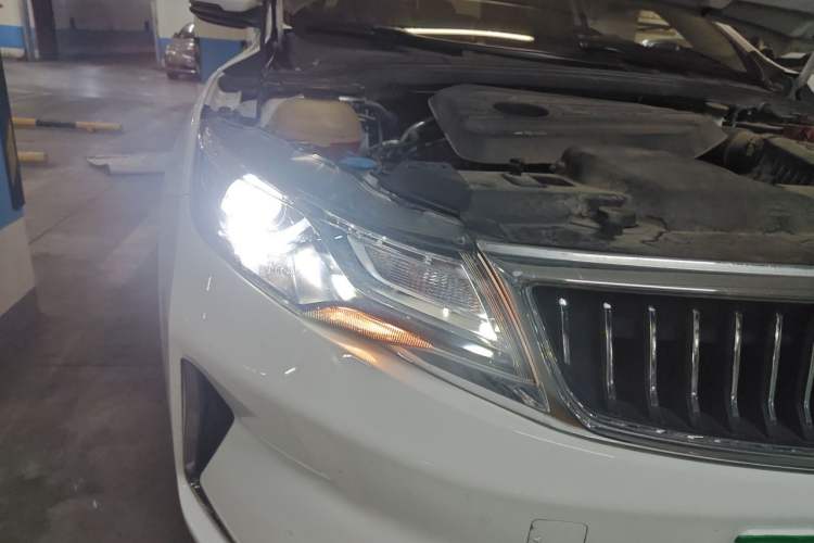 Used Geely Auto Emgrand GL 2021 UP 1.4T CVT Flagship Model Right Front Headlight