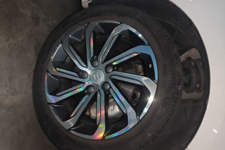 Used Geely Auto Emgrand GL 2021 UP 1.4T CVT Flagship Model Right Front Wheel Hub