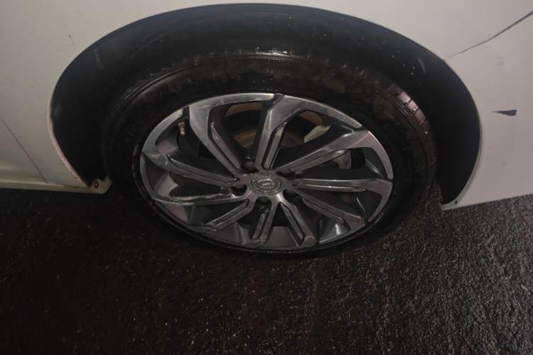 Used Geely Auto Emgrand GL 2021 UP 1.4T CVT Luxury Edition Right Front Wheel Hub