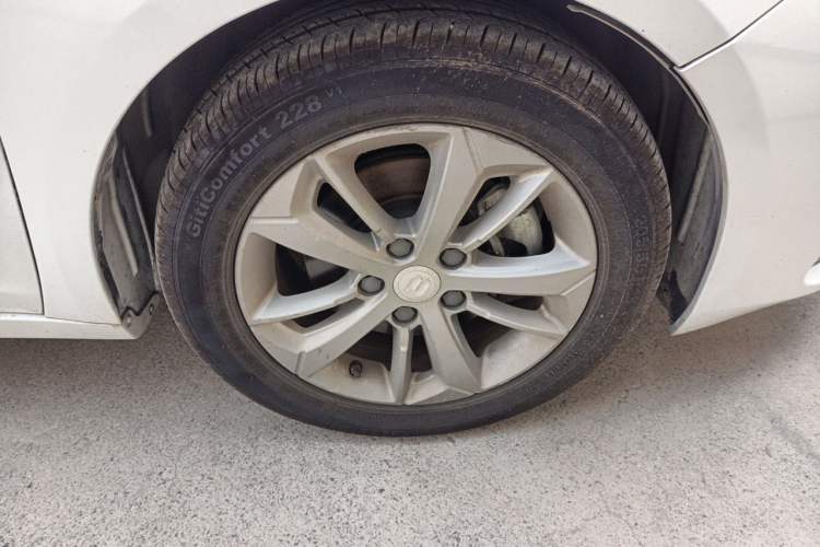 Used Geely Auto Emgrand GL 2021 UP 1.4T CVT Leading Edition Right Front Wheel Hub