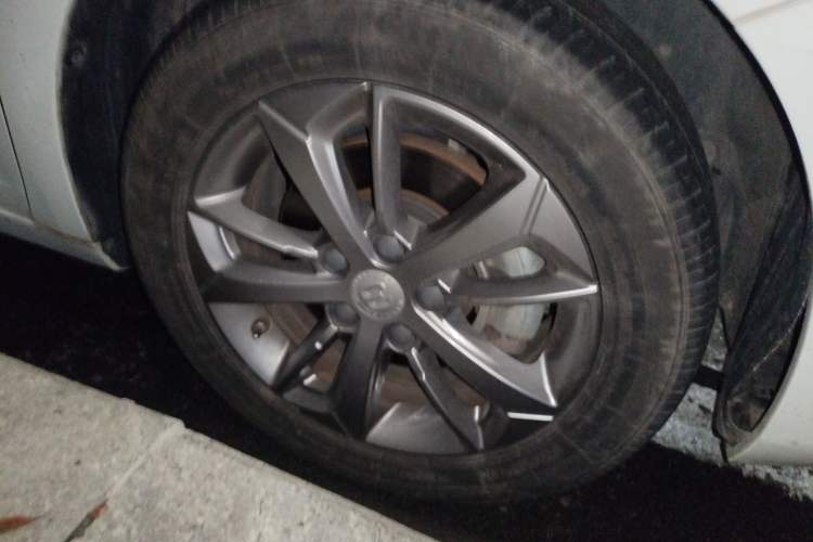 Used Geely Auto Emgrand GL 2021 UP 1.4T CVT Leading Edition Right Front Wheel Hub