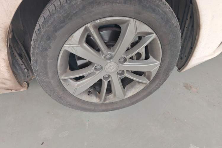 Used Geely Auto Emgrand GL 2021 UP 1.4T CVT Leading Edition Right Front Wheel Hub