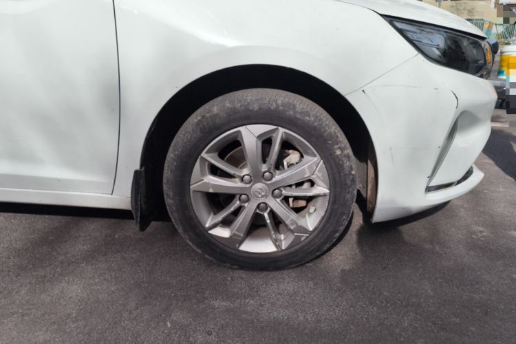 Used Geely Auto Emgrand GL 2021 UP 1.4T Manual LingShang Model Right Front Wheel Hub