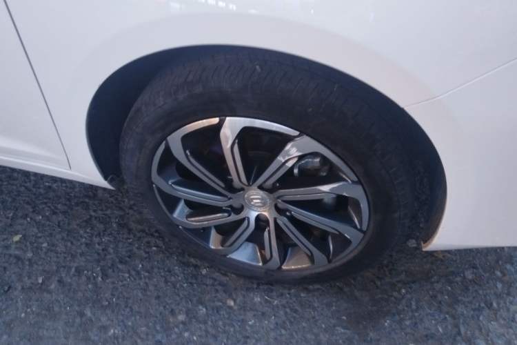 Used Geely Auto Emgrand GL 2021 UP 1.4T CVT Luxury Edition Right Front Wheel Hub