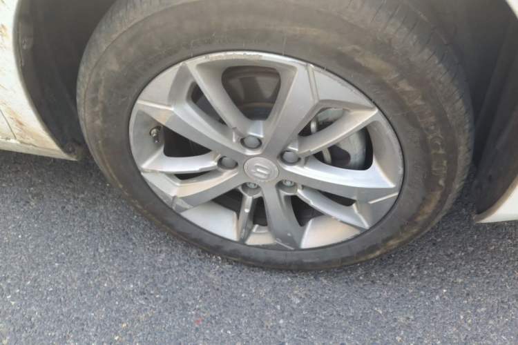 Used Geely Auto Emgrand GL 2021 UP 1.4T Manual LingShang Model Right Front Wheel Hub