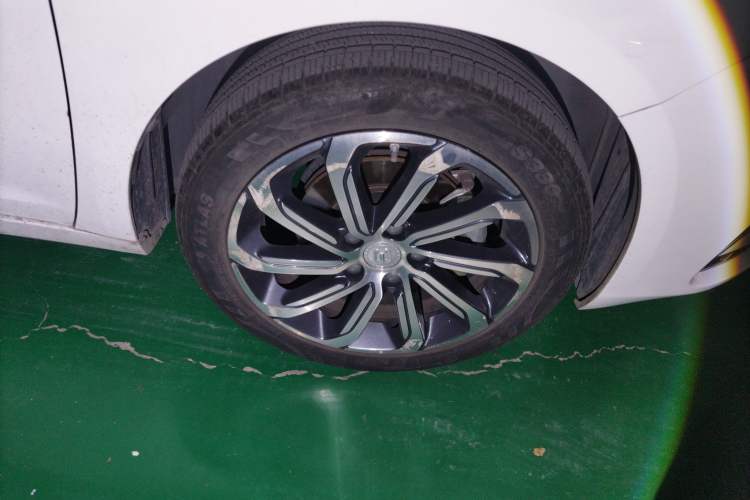 Used Geely Auto Emgrand GL 2021 UP 1.4T CVT Luxury Edition Right Front Wheel Hub
