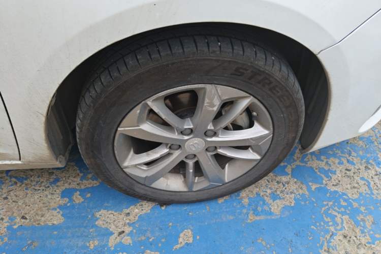 Used Geely Auto Emgrand GL 2021 UP 1.4T CVT Leading Edition Right Front Wheel Hub