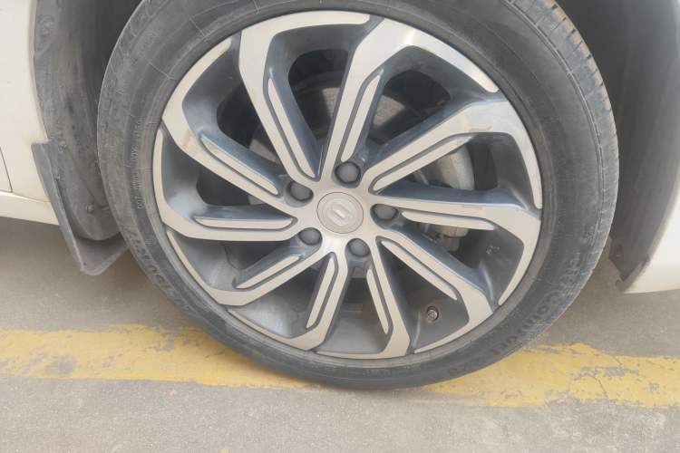 Used Geely Auto Emgrand GL 2021 UP 1.4T CVT Luxury Edition Right Front Wheel Hub