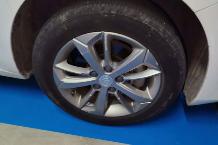 Used Geely Auto Emgrand GL 2021 UP 1.4T CVT Leading Edition Right Front Wheel Hub