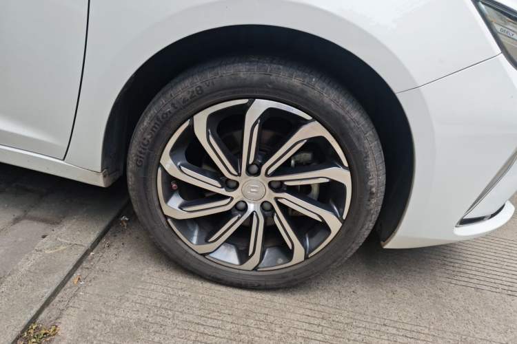 Used Geely Auto Emgrand GL 2021 UP 1.4T CVT Luxury Edition Right Front Wheel Hub