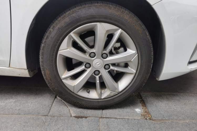 Used Geely Auto Emgrand GL 2021 UP 1.4T CVT Leading Edition Right Front Wheel Hub