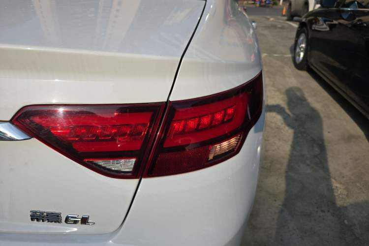 Used Geely Auto Emgrand GL 2021 UP 1.4T CVT Leading Edition Right Rear Taillight